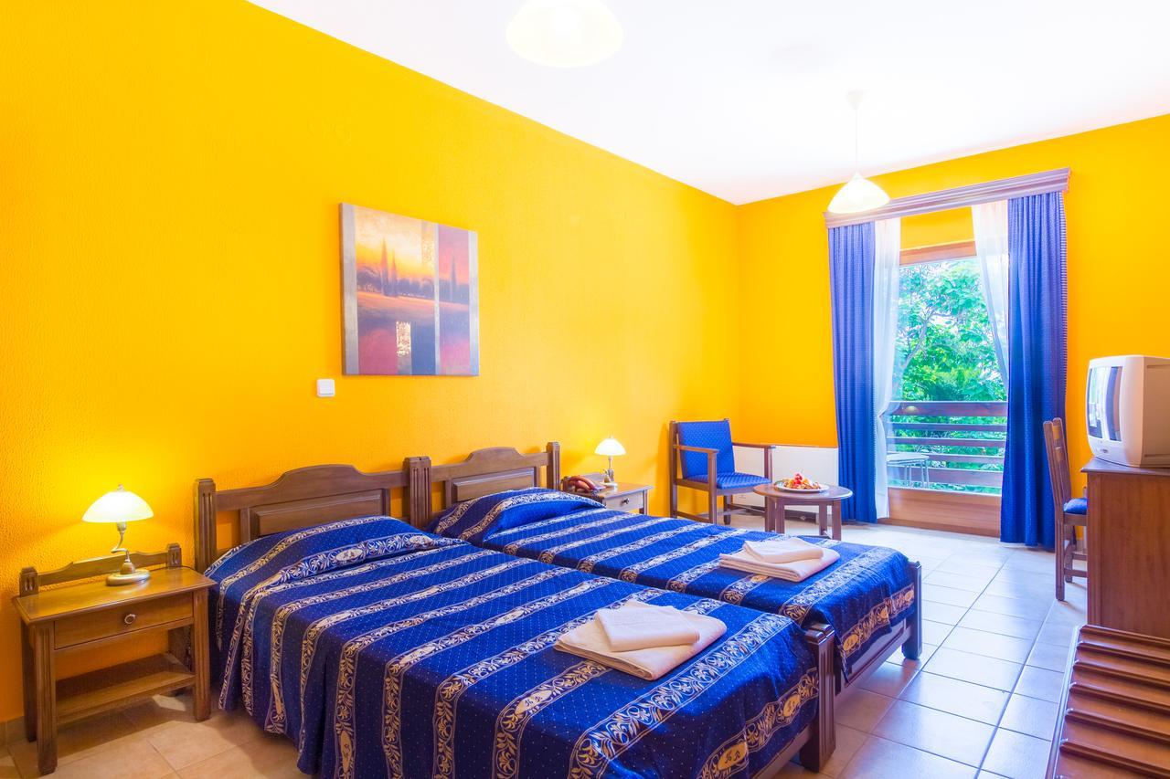 Filosxenia Roxani Country House Hotel มาโรเนีย ภายนอก รูปภาพ