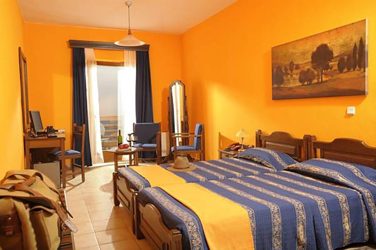 Filosxenia Roxani Country House Hotel มาโรเนีย ภายนอก รูปภาพ